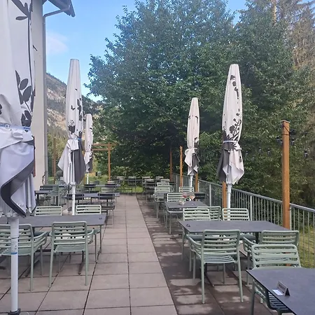 Inn Crestasee *