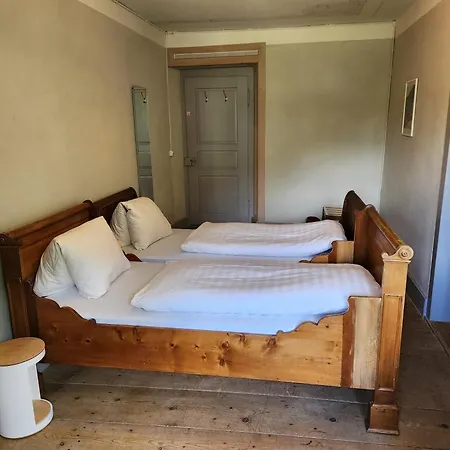 Crestasee イン フリムス