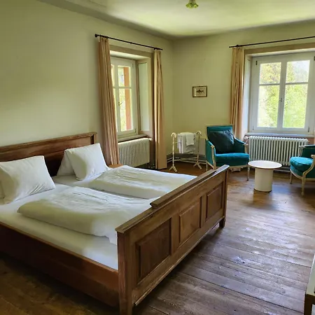 Crestasee Värdshus *