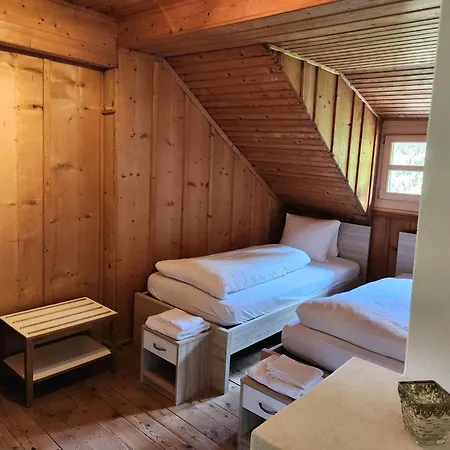 Crestasee Värdshus *