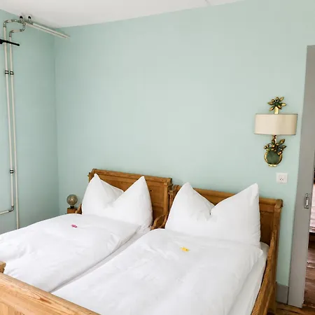 Inn Crestasee